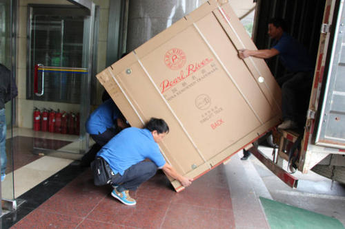 伊犁钢琴贵重工艺品无忧运